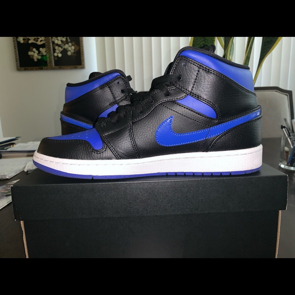 Air Jordan 1 Mid hyper Royal-white